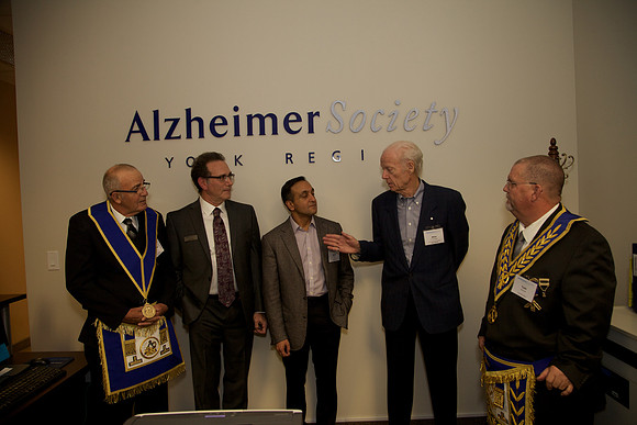 Alz 025